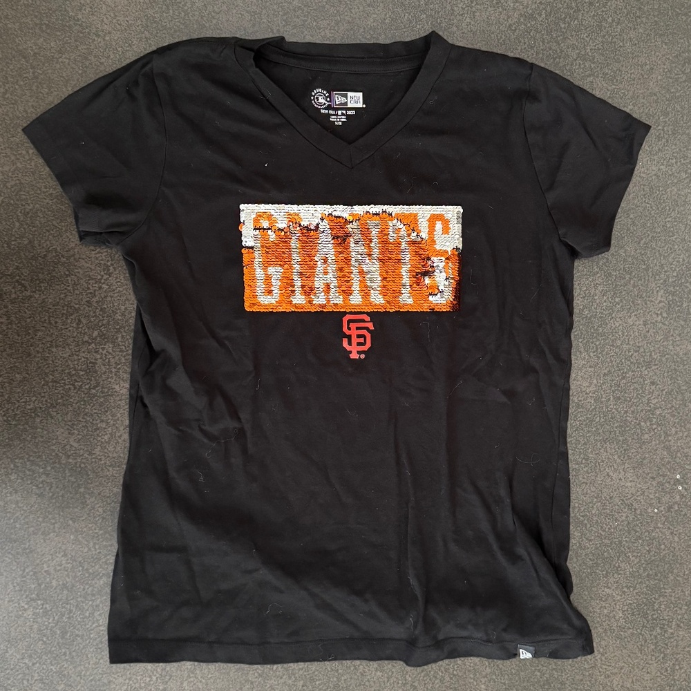 New Era SF Giants Flip Sequin tee shirt - Girls Size 14/16